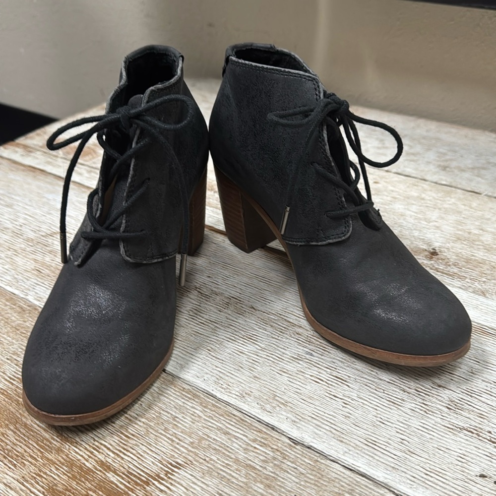 Tom’s Lunata Leather Lace Up Ankle Bootie